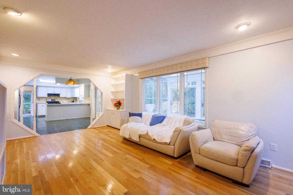 1536 FULTON DRIVE