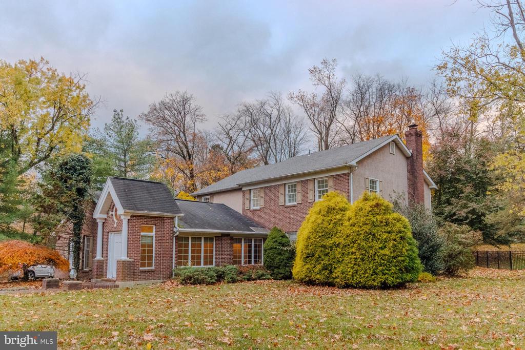 1536 FULTON DRIVE