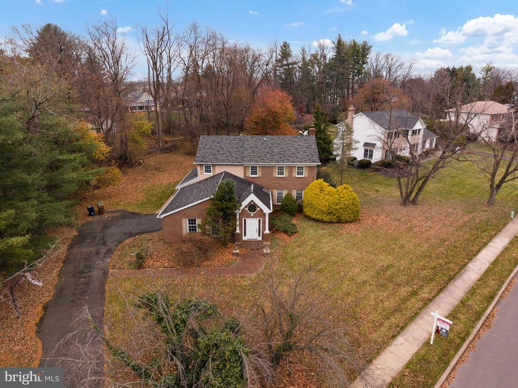 1536 FULTON DRIVE