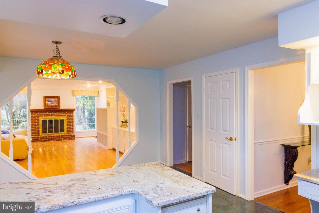 1536 FULTON DRIVE