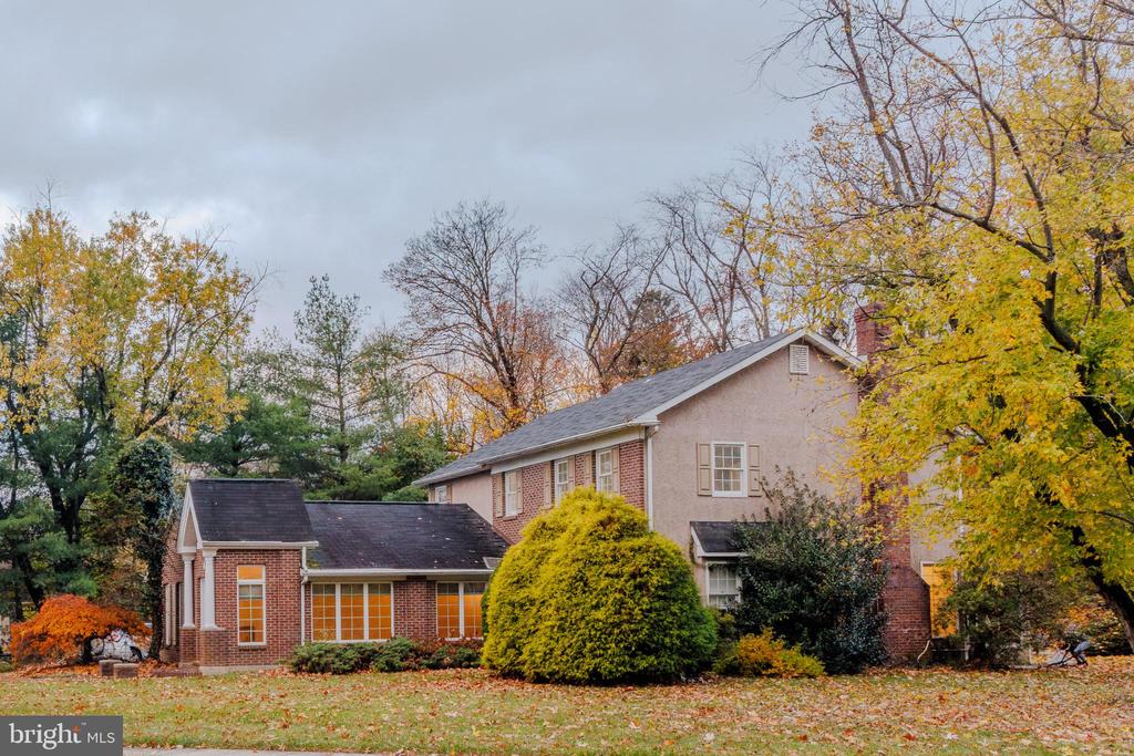 1536 FULTON DRIVE
