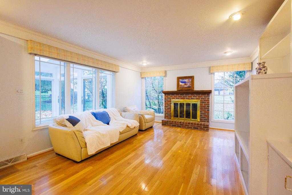 1536 FULTON DRIVE