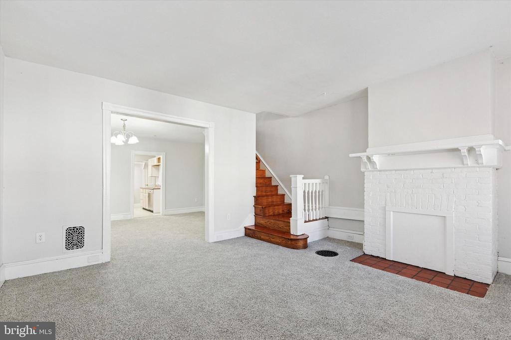 221 ARDMORE AVENUE
