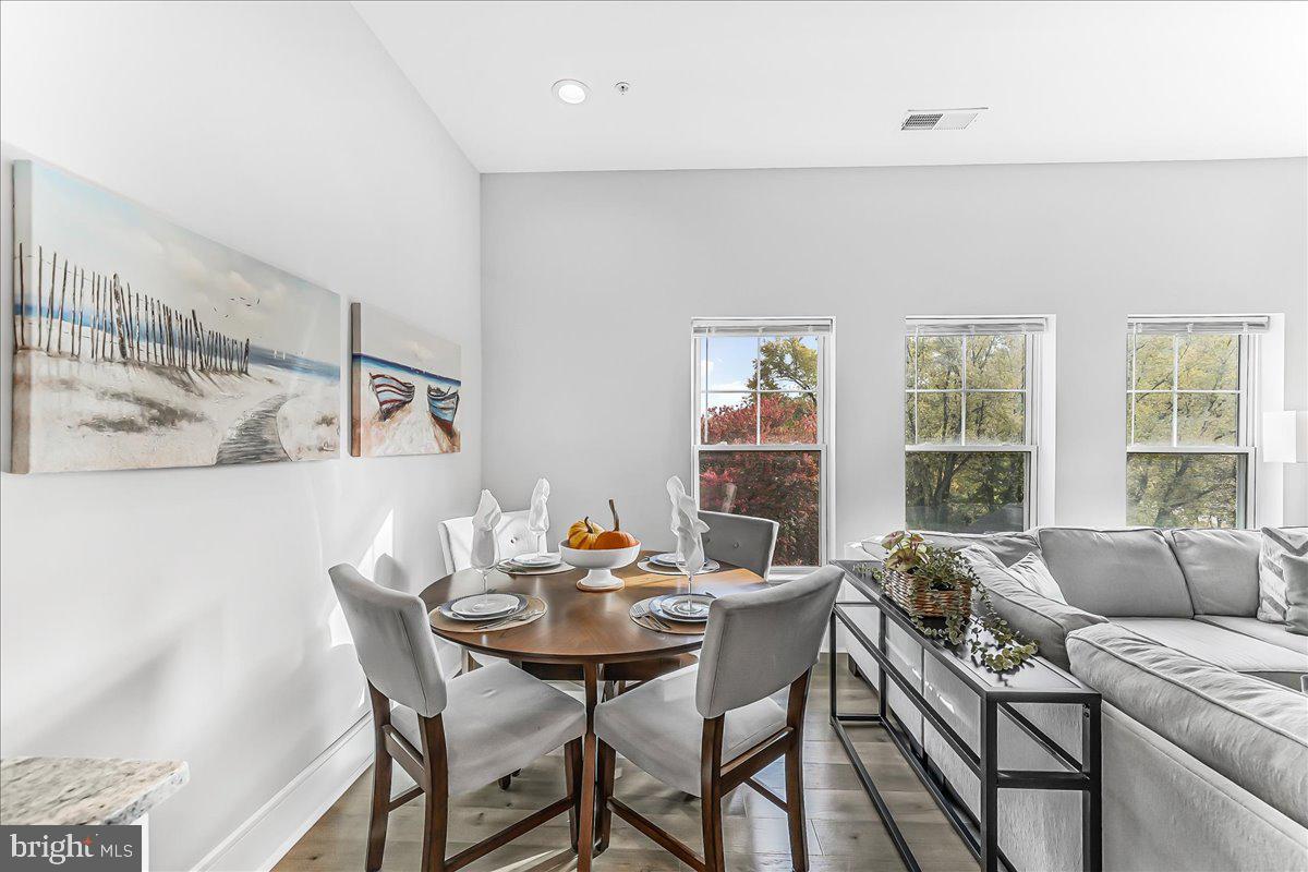 537 APPLE STREET 302