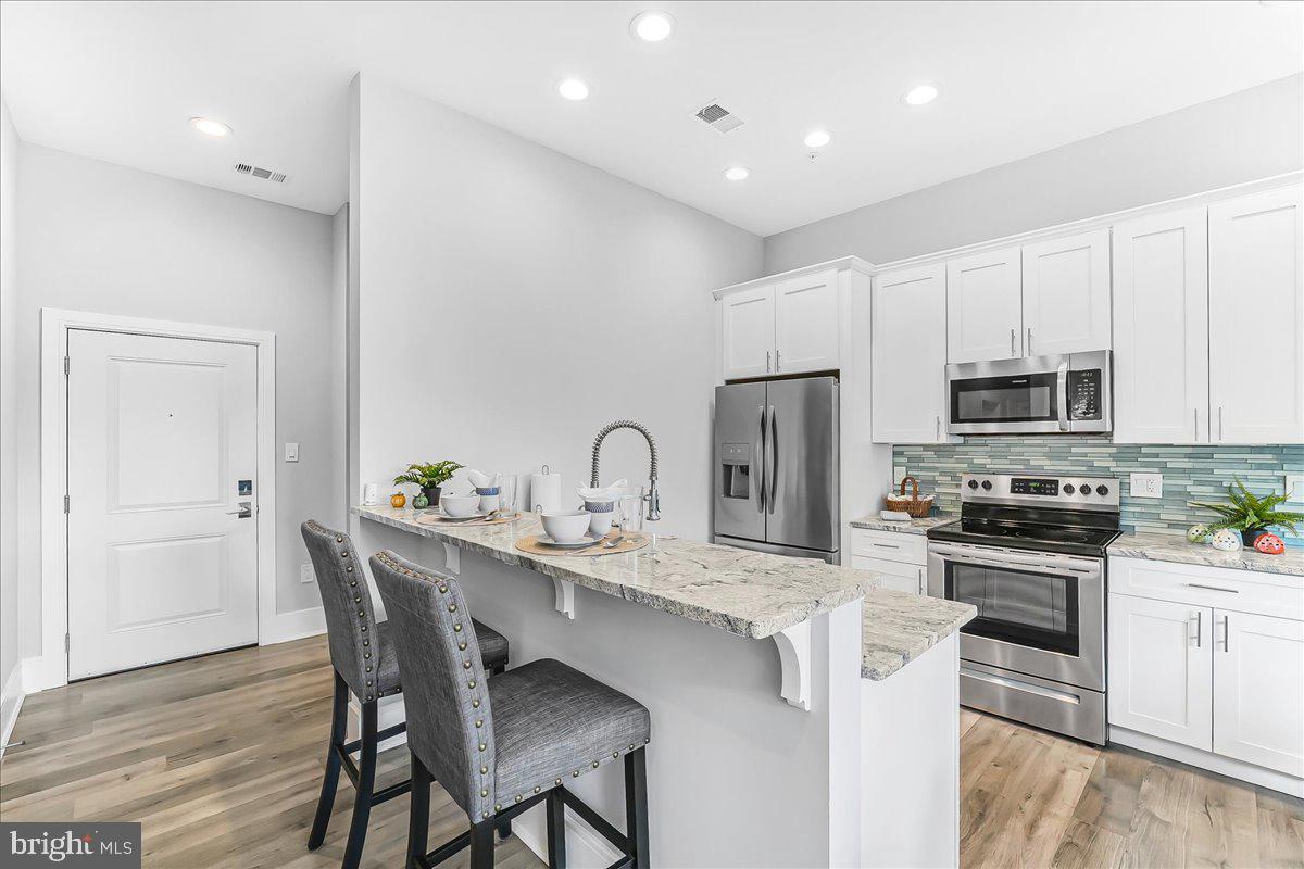 537 APPLE STREET 302