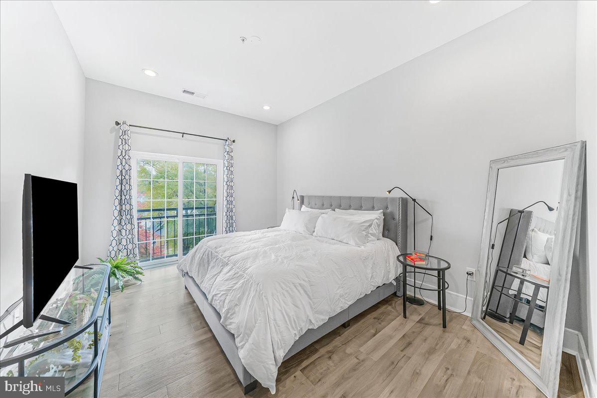 537 APPLE STREET 302