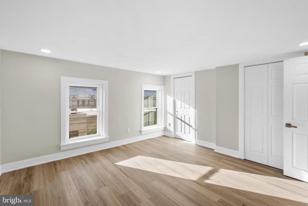 378 E ELM STREET