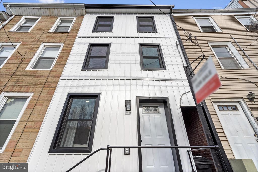 378 E ELM STREET