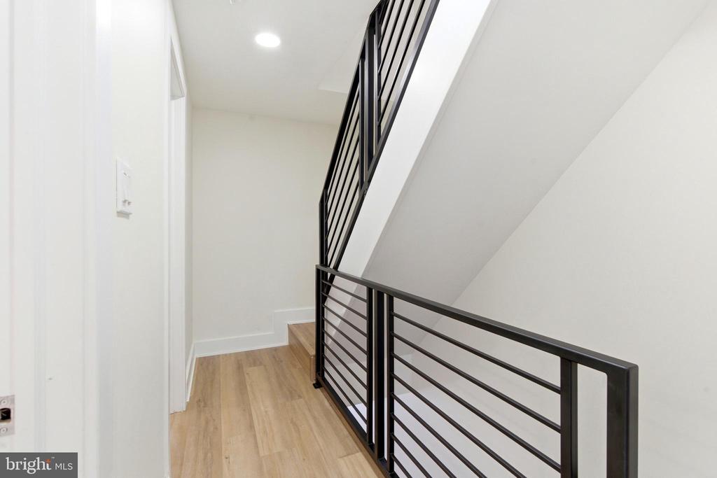 378 E ELM STREET