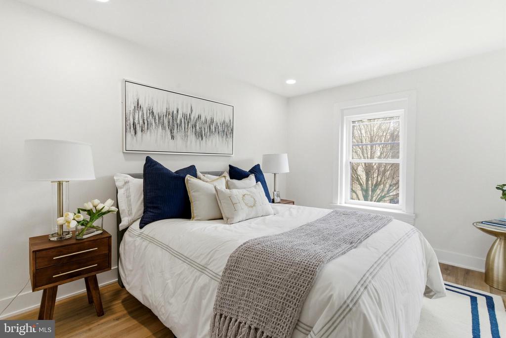 378 E ELM STREET