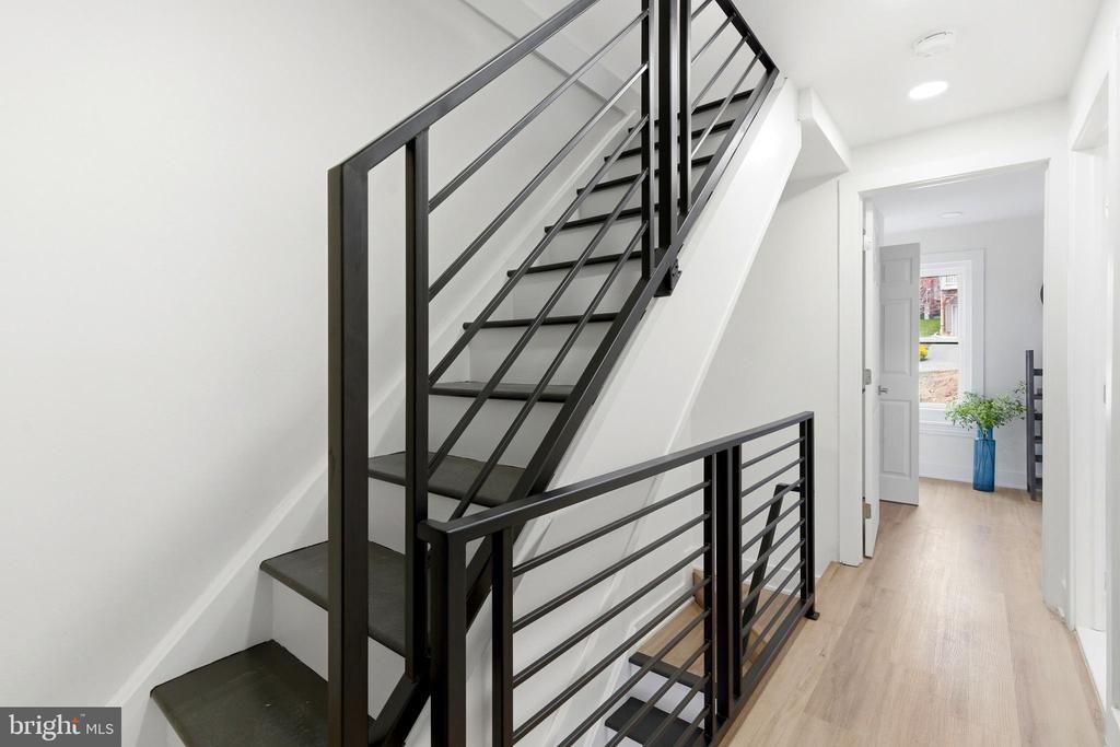 378 E ELM STREET