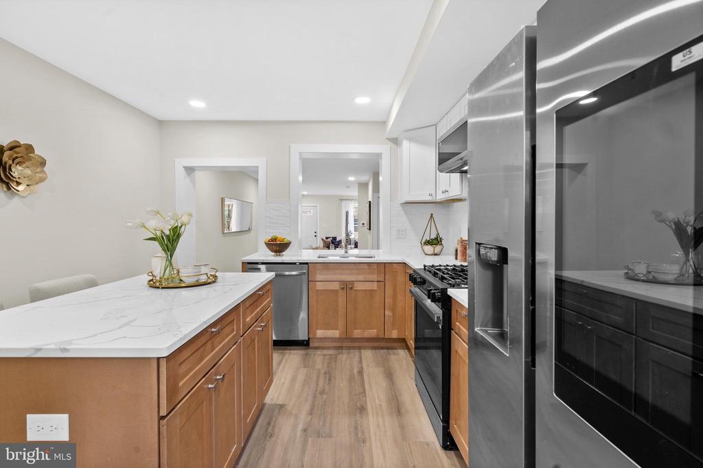 378 E ELM STREET
