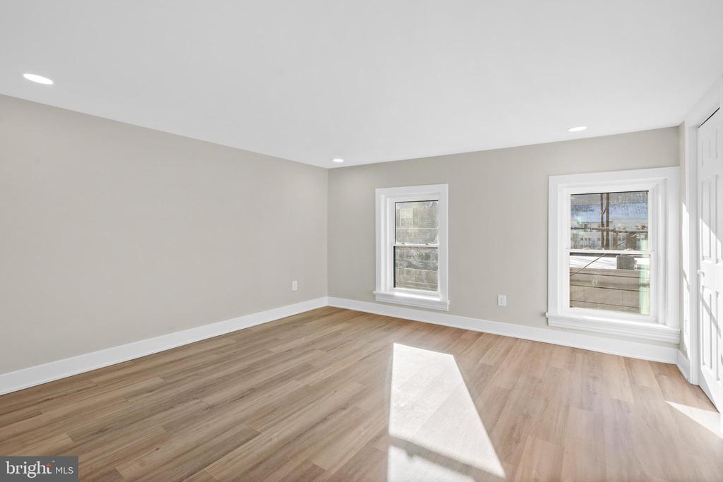 378 E ELM STREET