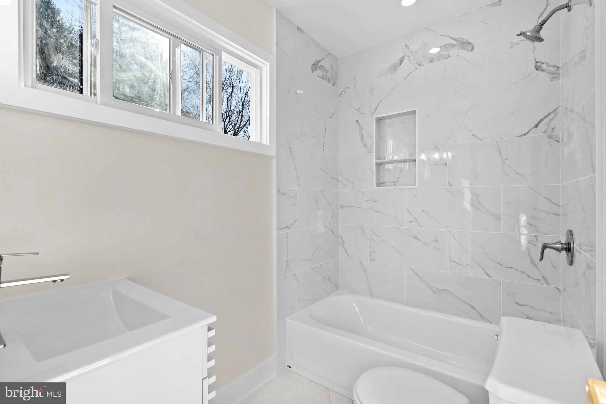 1717 CRESTVIEW AVENUE