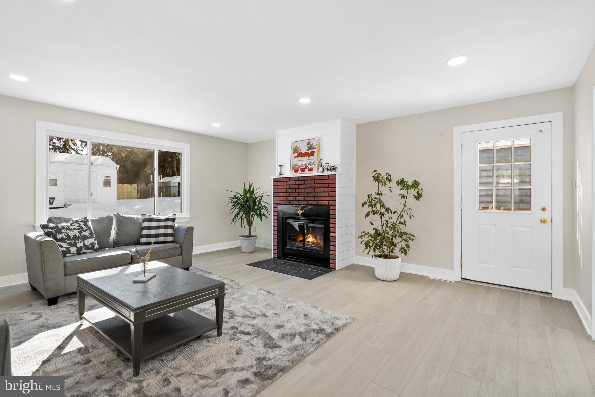 1717 CRESTVIEW AVENUE