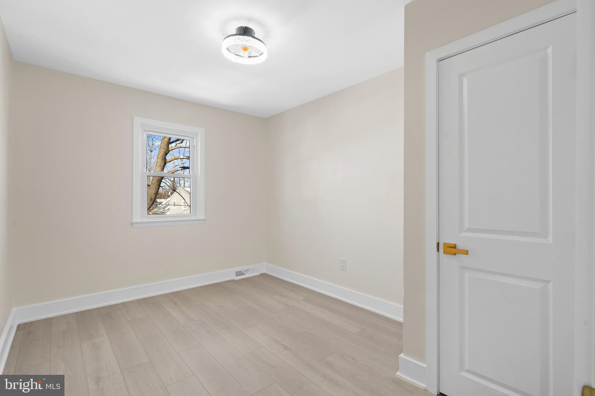 1717 CRESTVIEW AVENUE