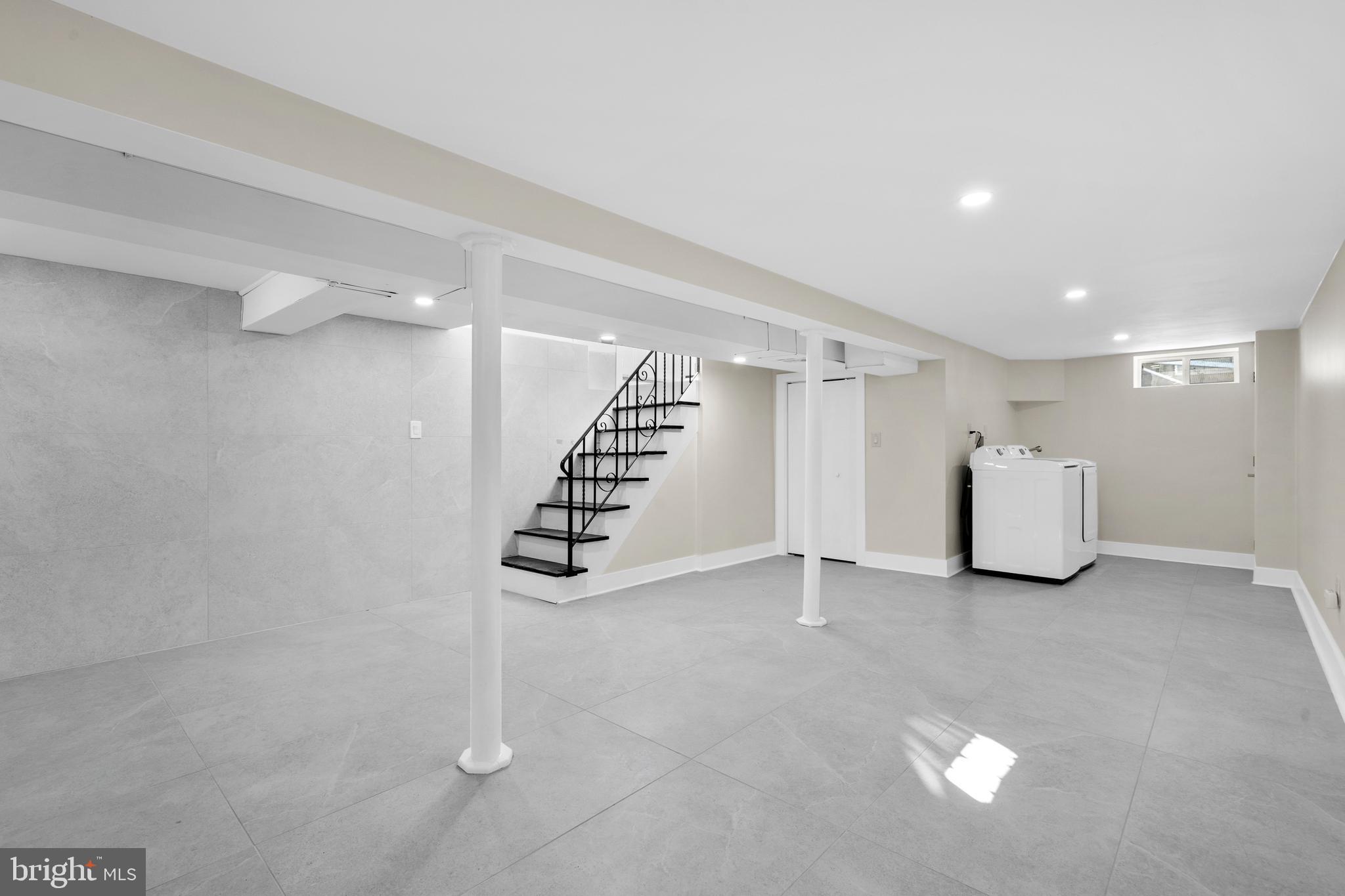 1717 CRESTVIEW AVENUE