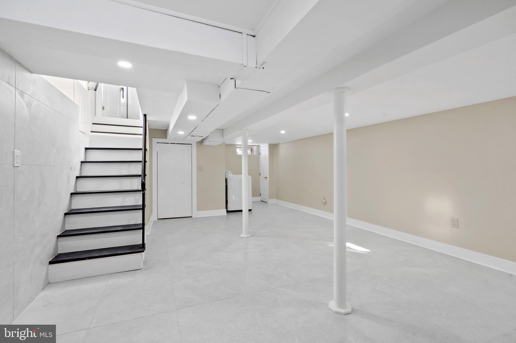 1717 CRESTVIEW AVENUE