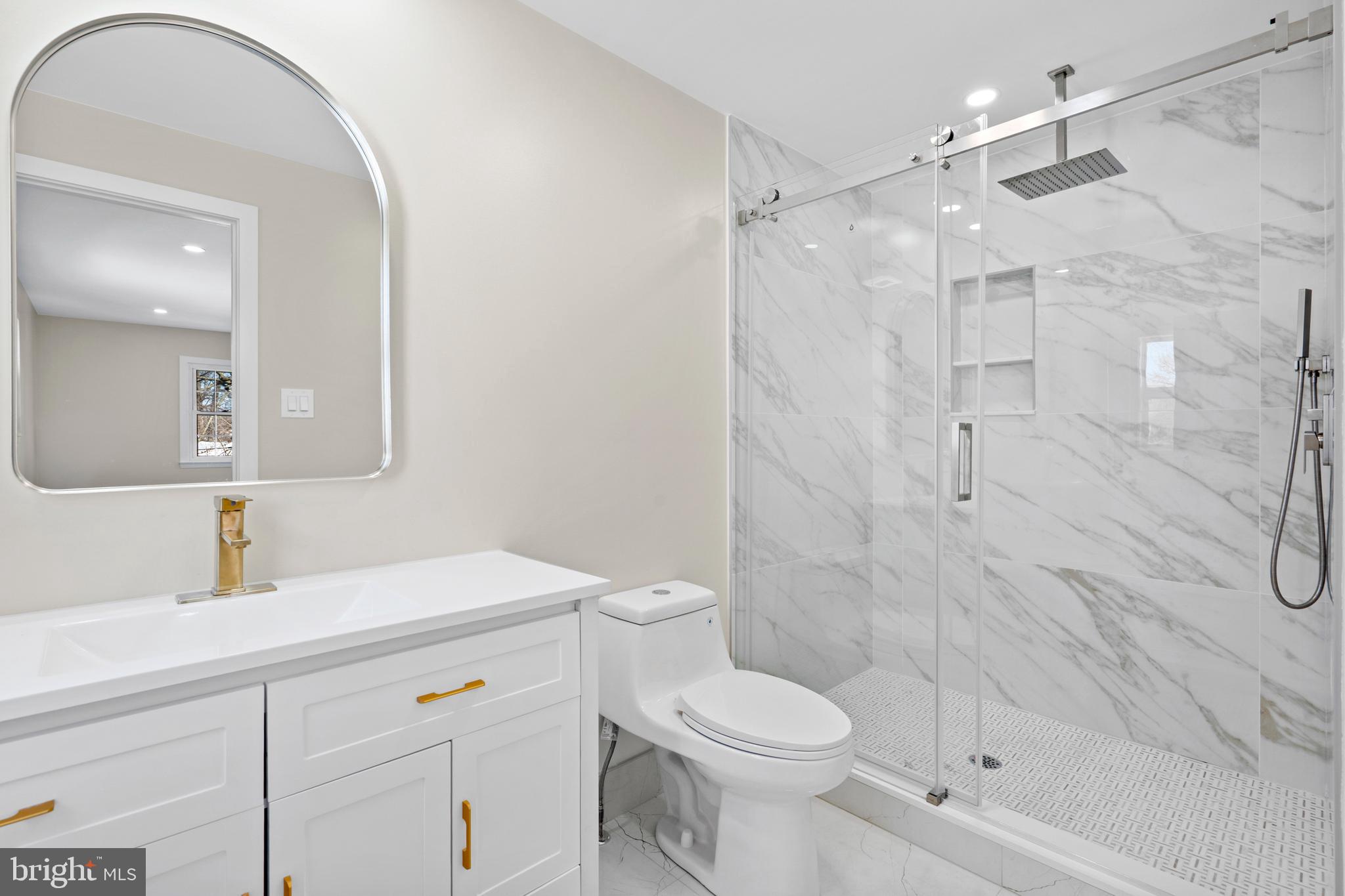 1717 CRESTVIEW AVENUE