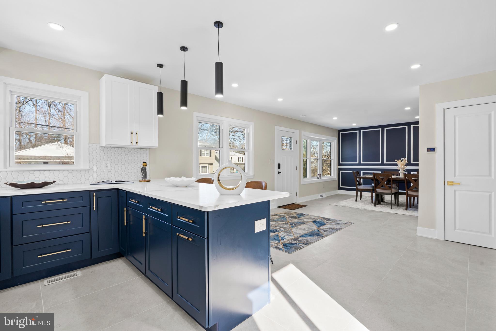 1717 CRESTVIEW AVENUE