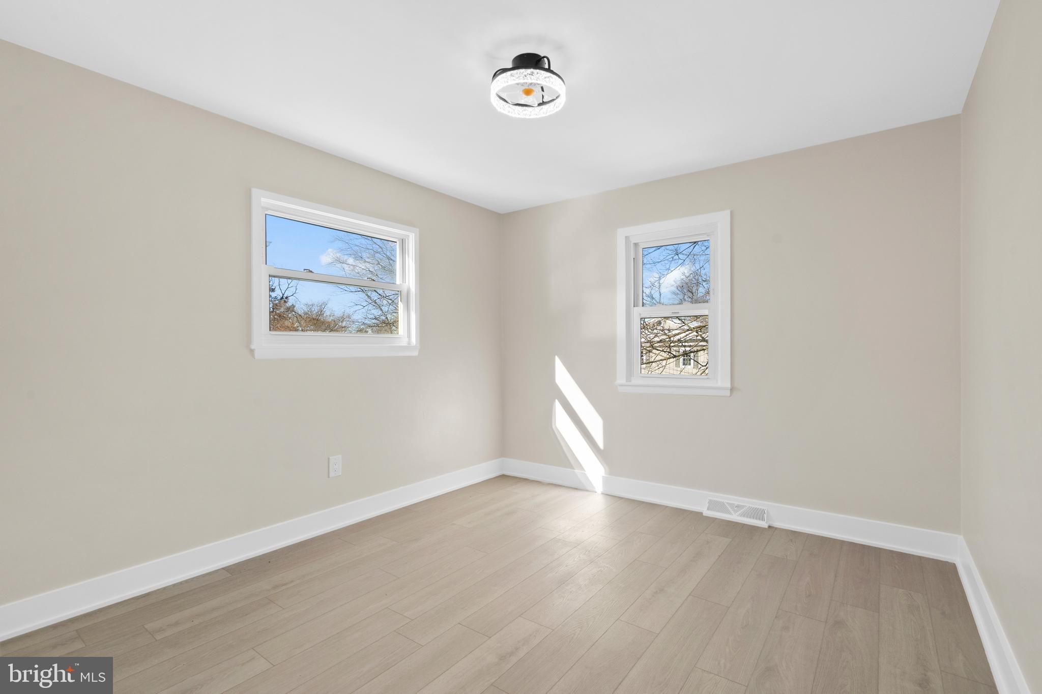 1717 CRESTVIEW AVENUE