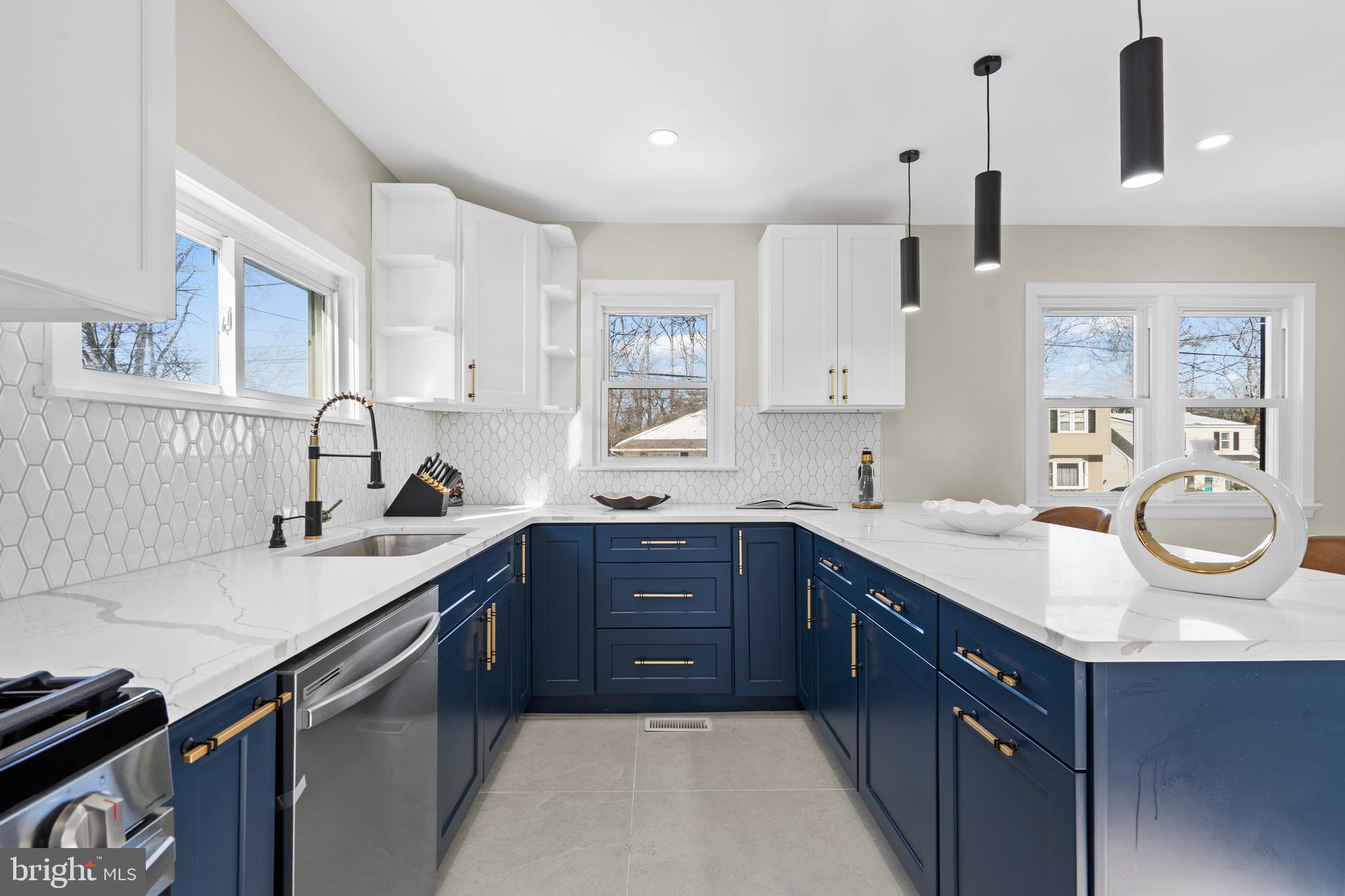 1717 CRESTVIEW AVENUE