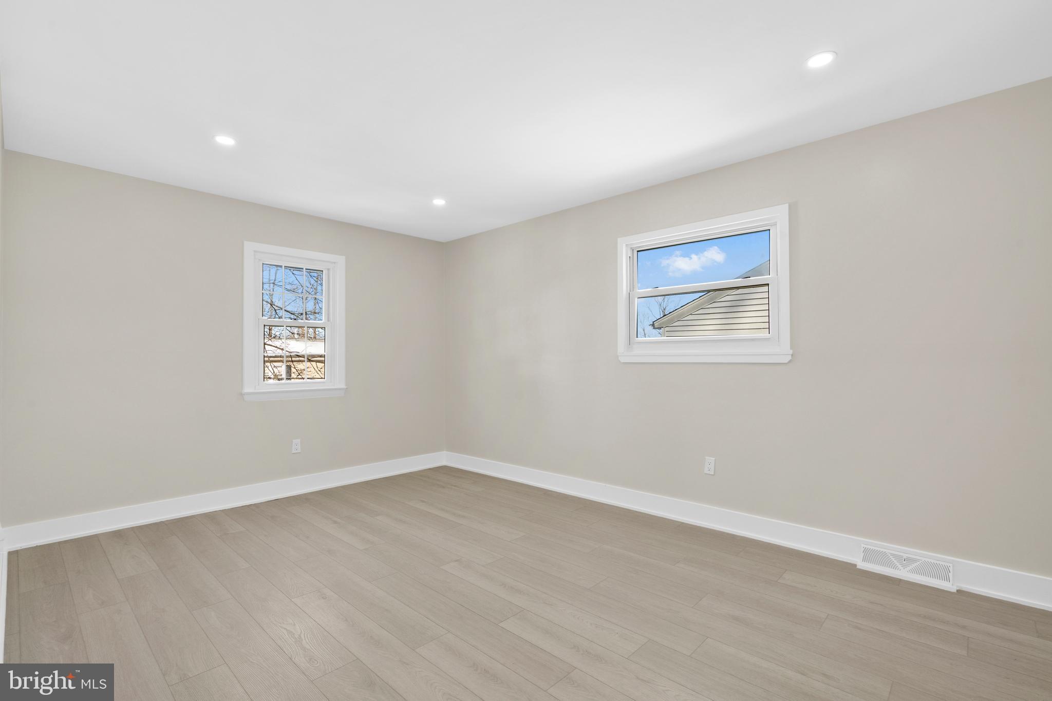 1717 CRESTVIEW AVENUE