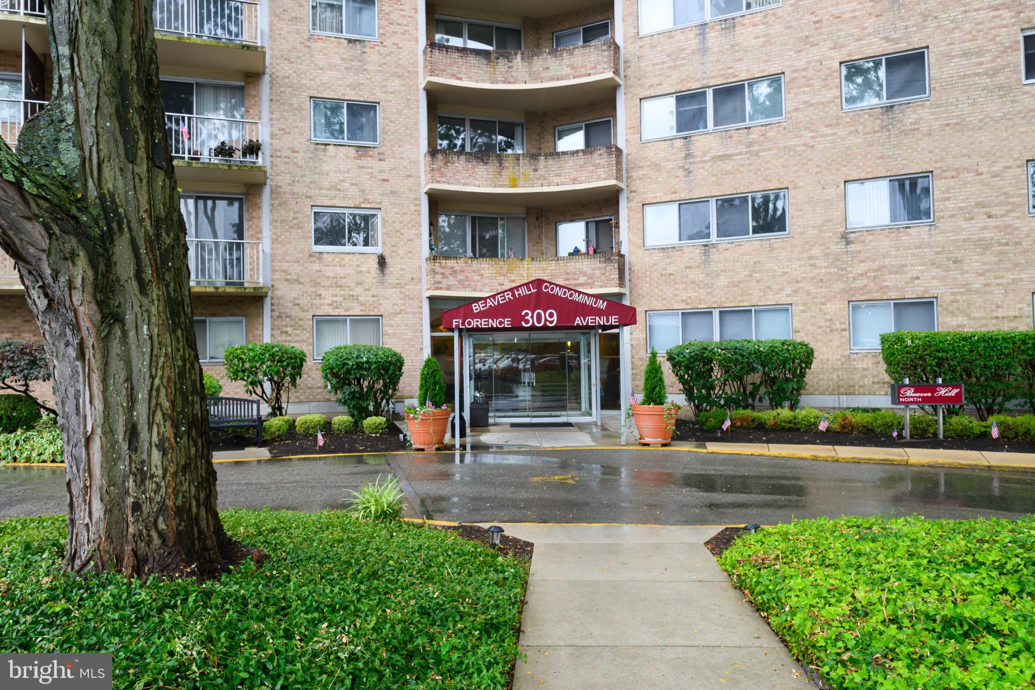 309 FLORENCE AVENUE 202N