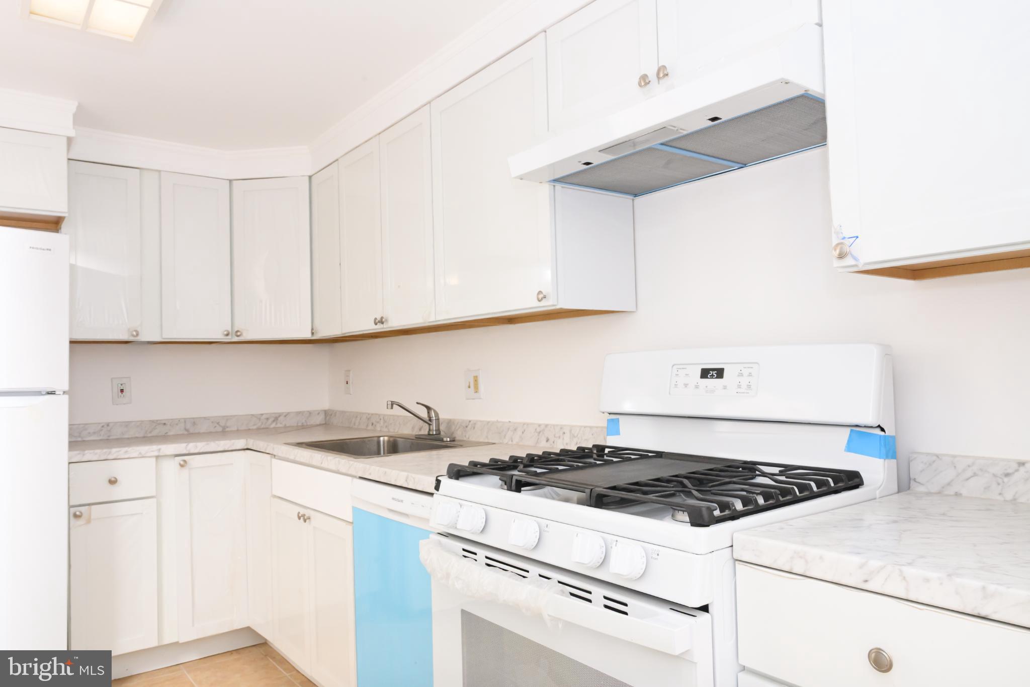 309 FLORENCE AVENUE 202N