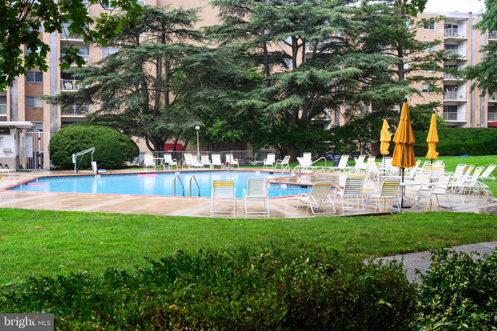 309 FLORENCE AVENUE 202N