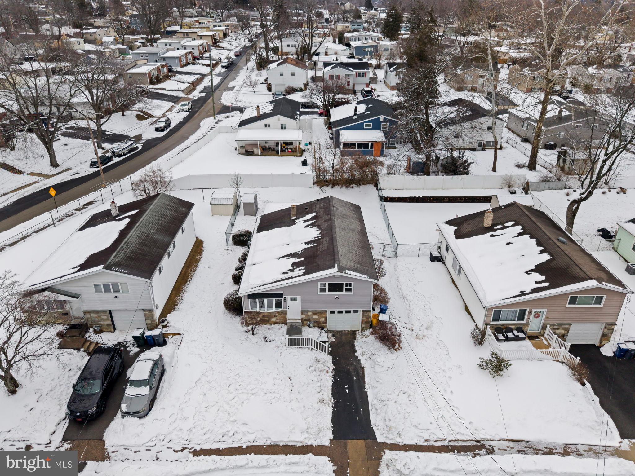 1567 LINDBERGH AVENUE