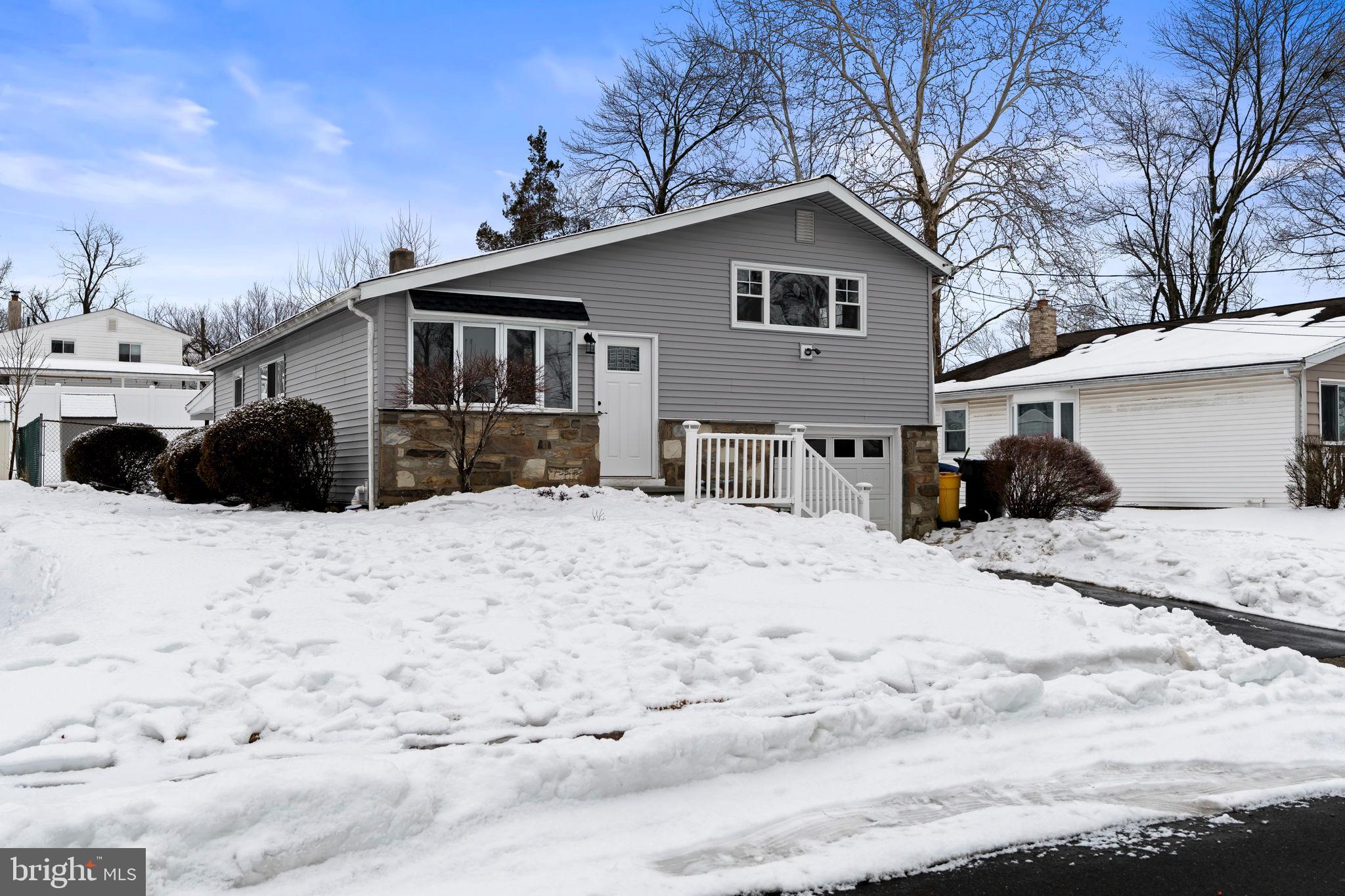 1567 LINDBERGH AVENUE