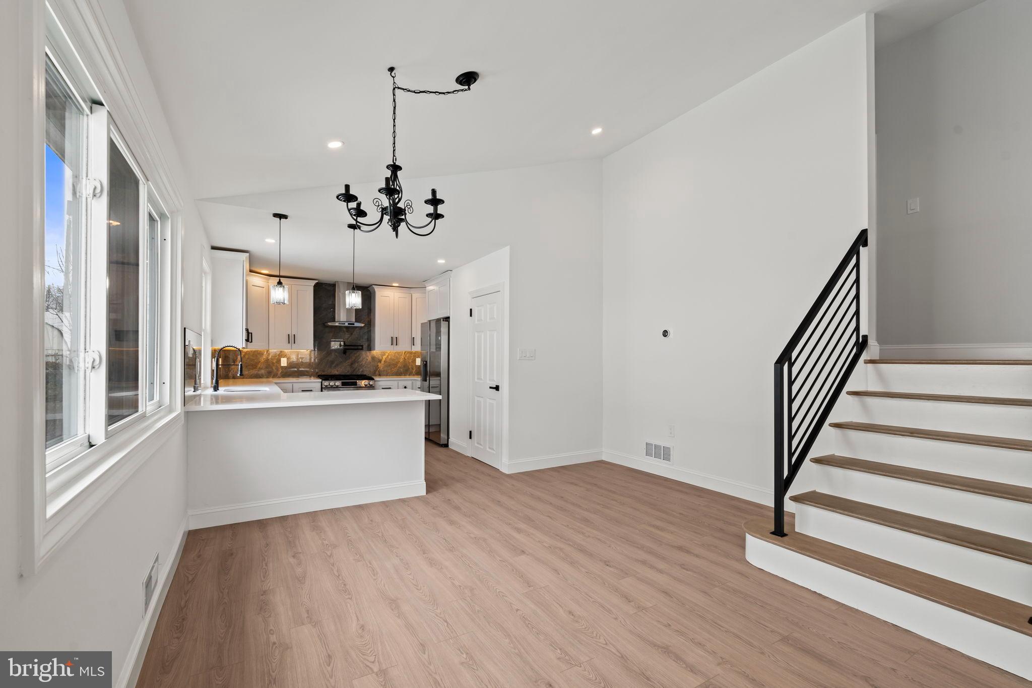 1567 LINDBERGH AVENUE