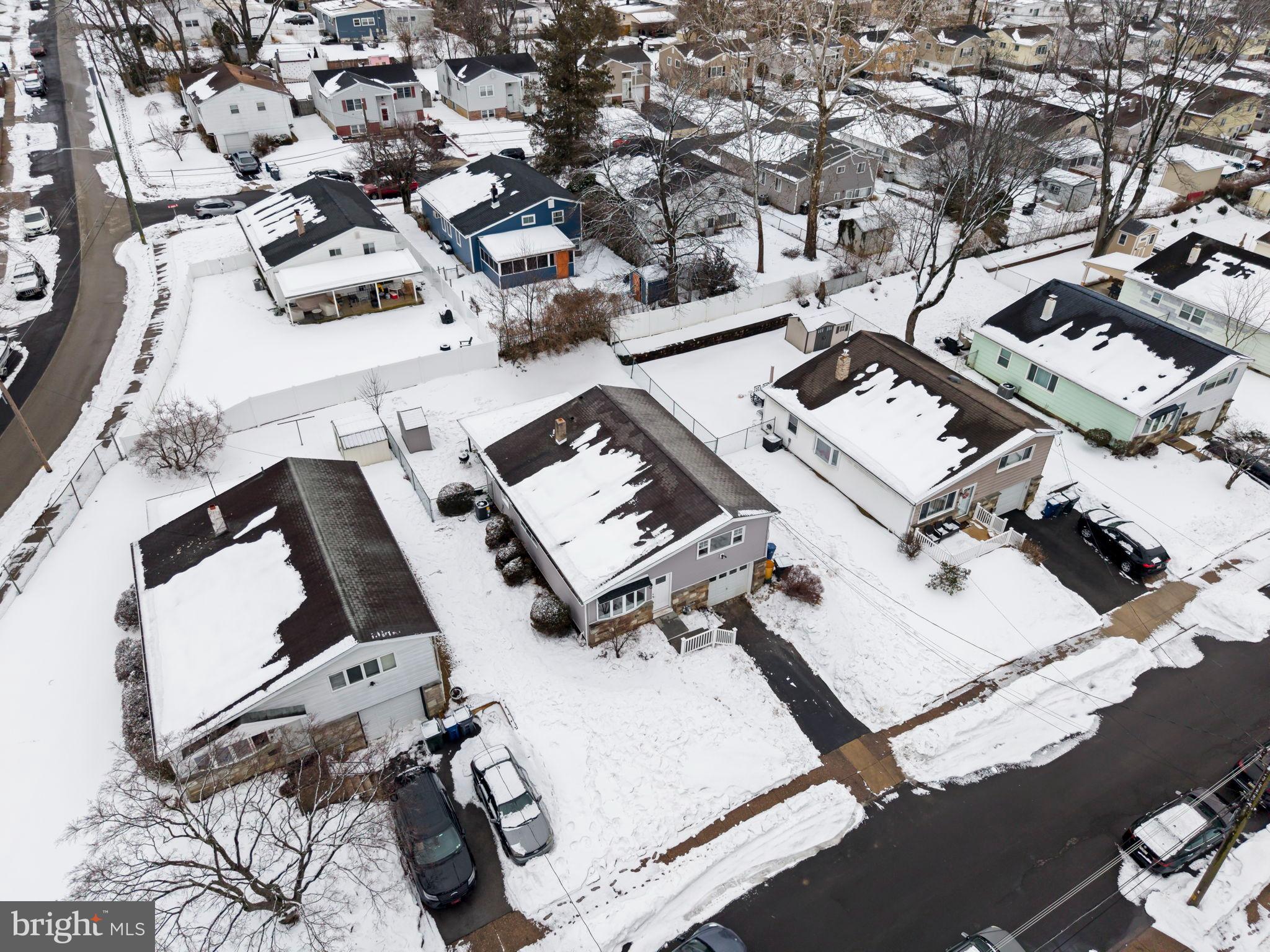 1567 LINDBERGH AVENUE