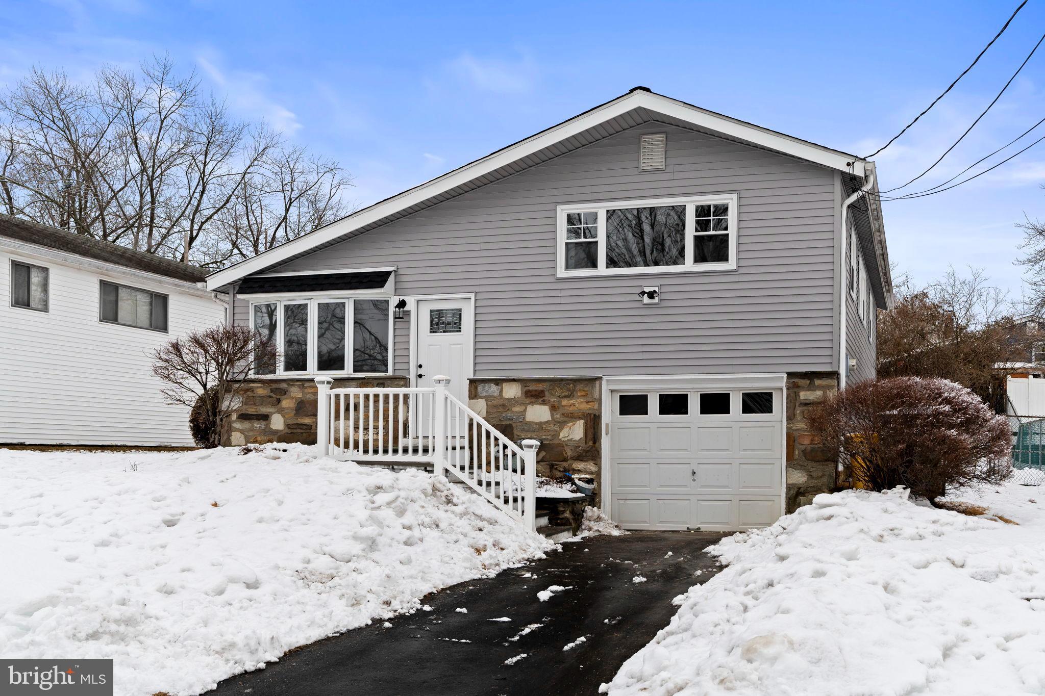 1567 LINDBERGH AVENUE