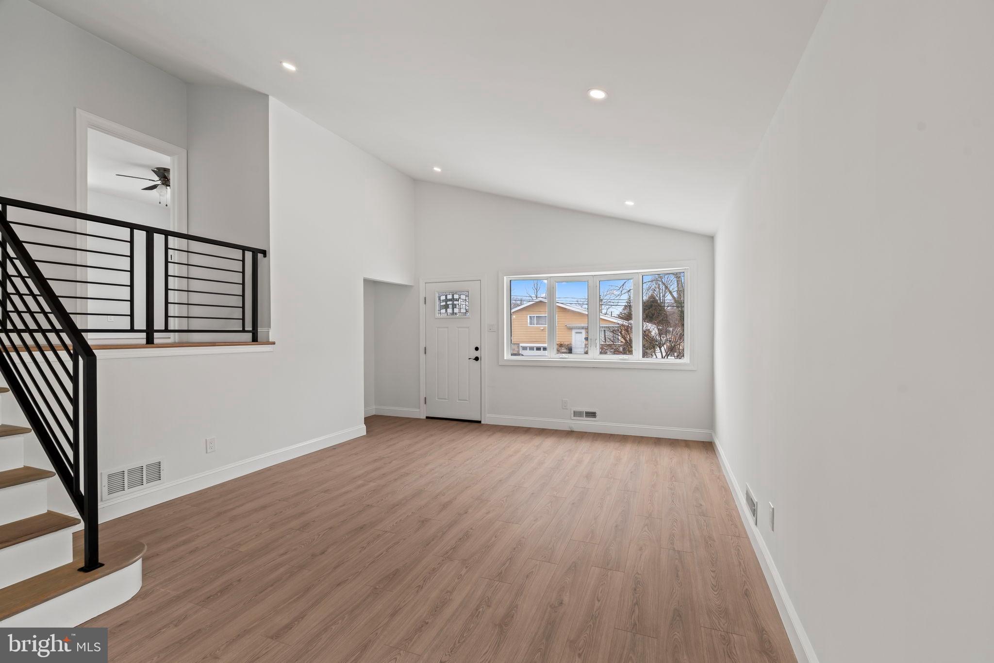 1567 LINDBERGH AVENUE