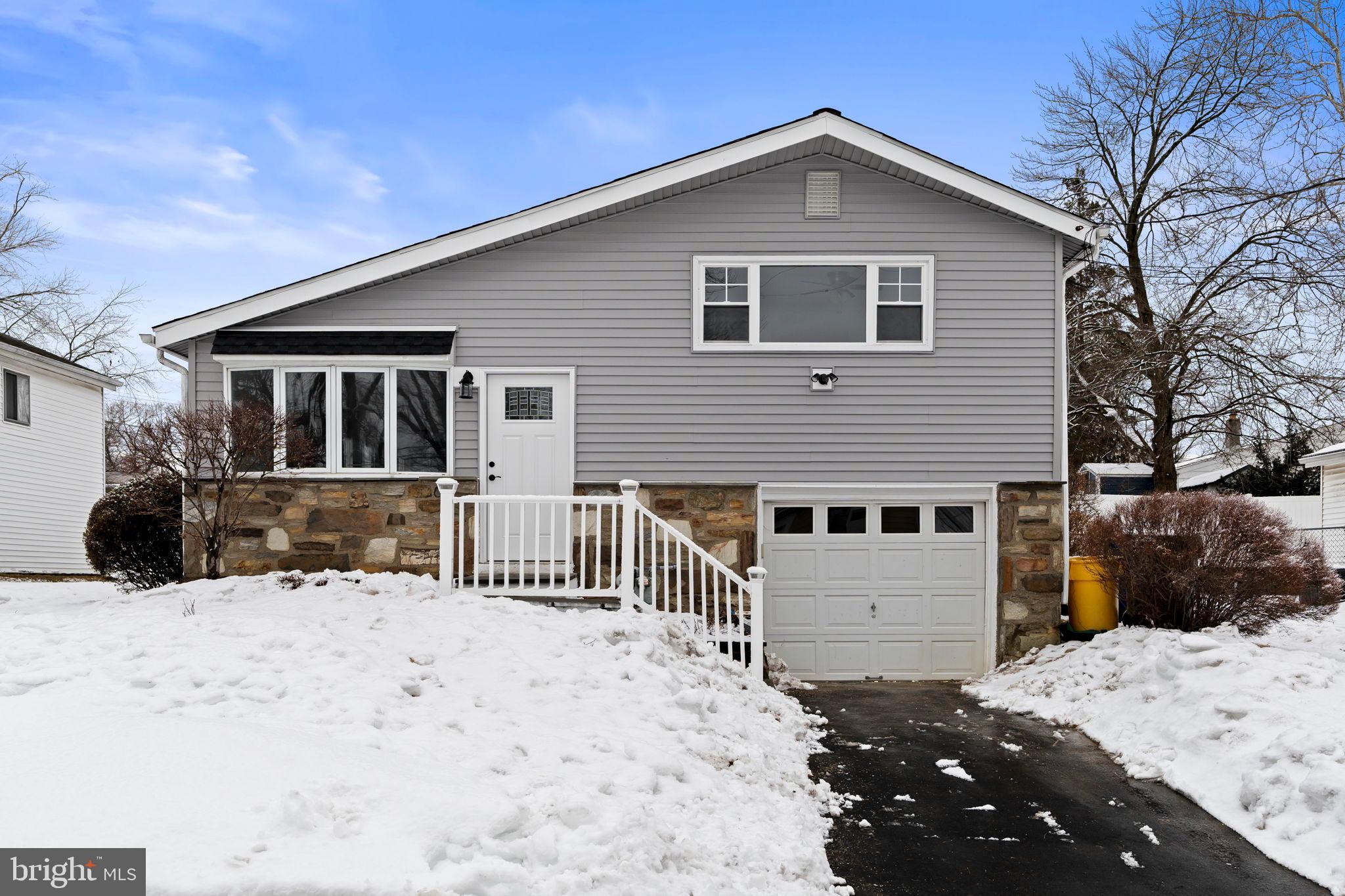 1567 LINDBERGH AVENUE