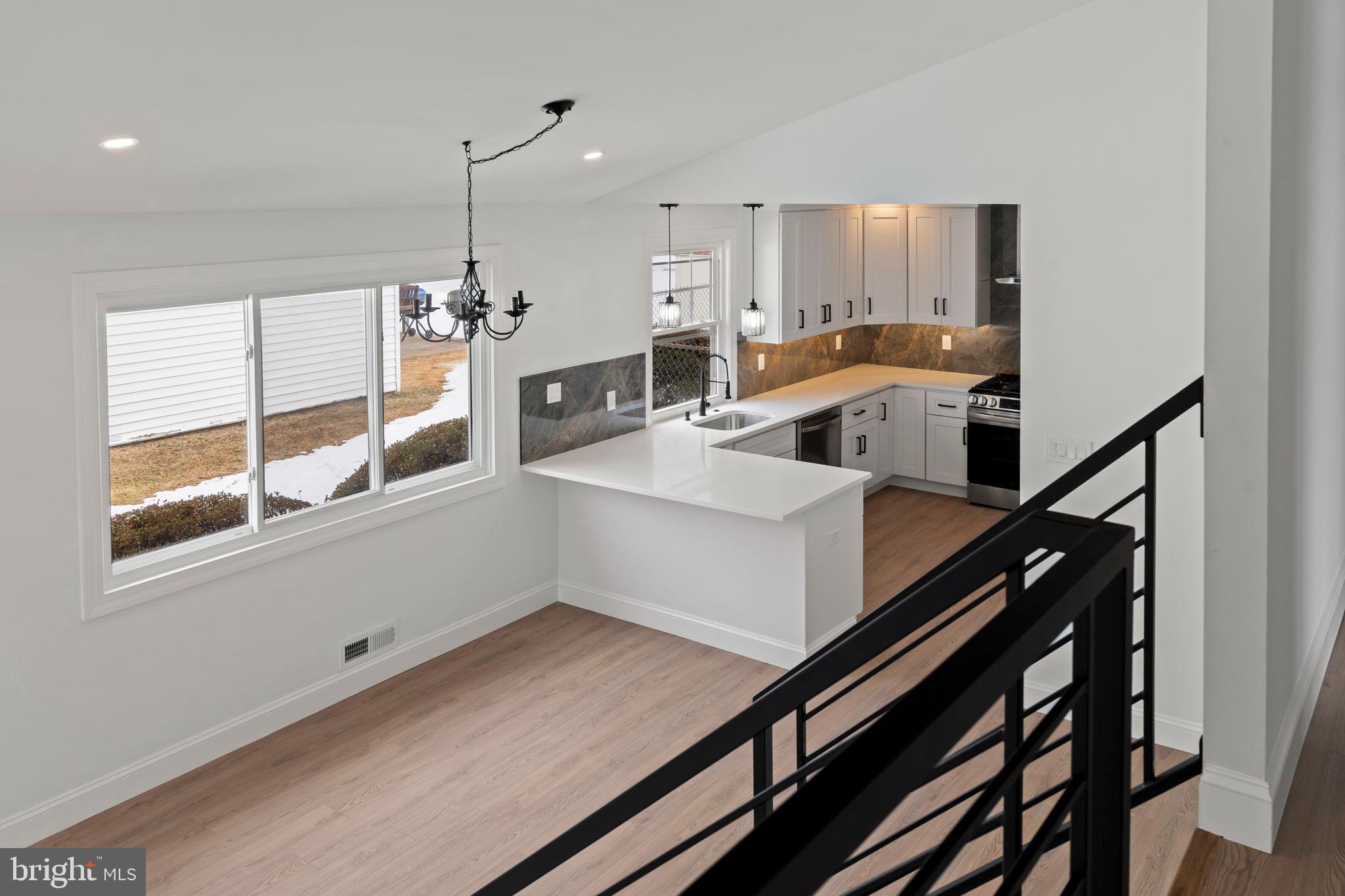 1567 LINDBERGH AVENUE