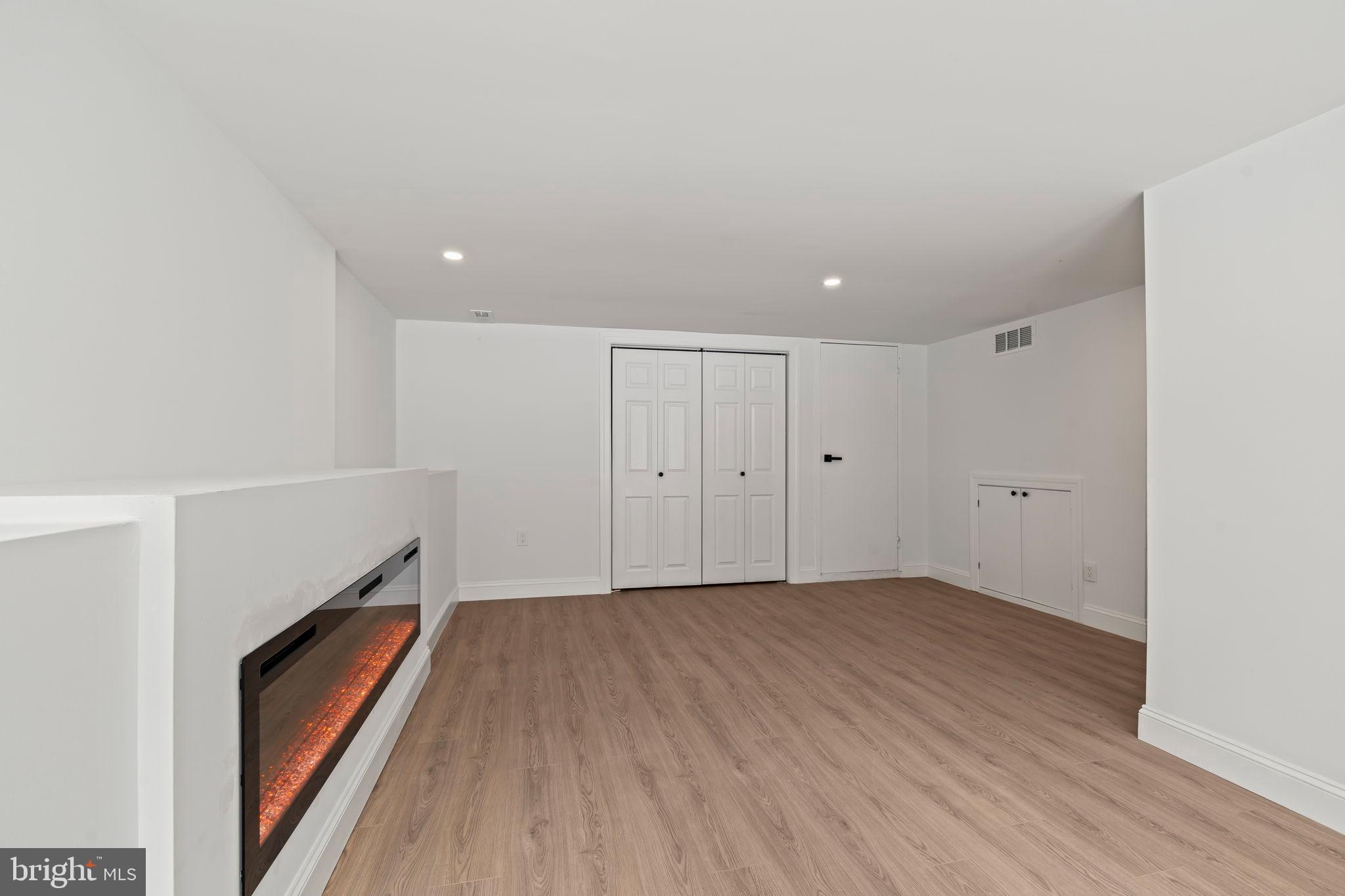 1567 LINDBERGH AVENUE