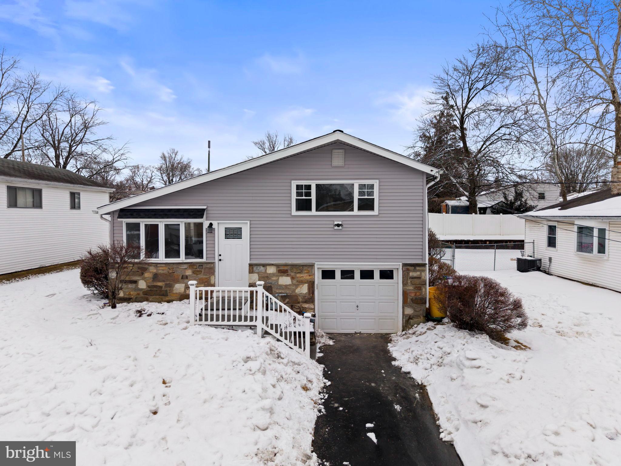 1567 LINDBERGH AVENUE