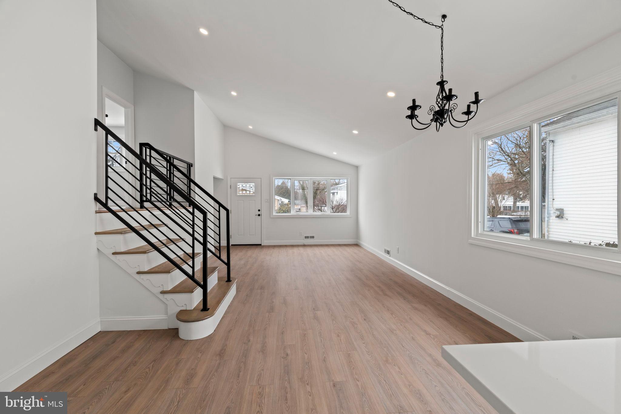 1567 LINDBERGH AVENUE