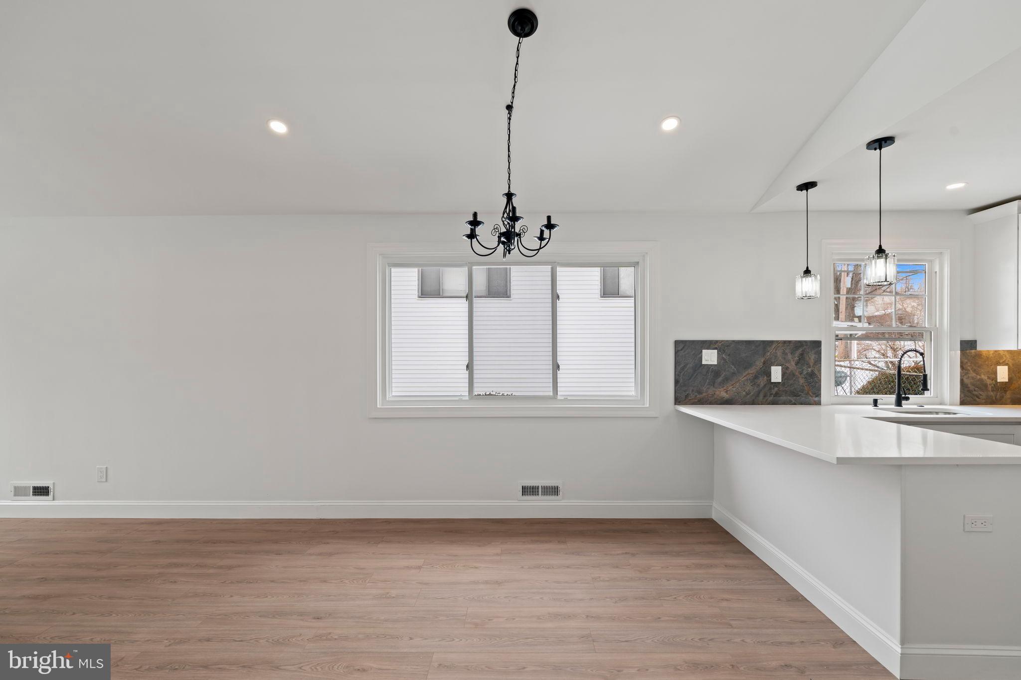 1567 LINDBERGH AVENUE