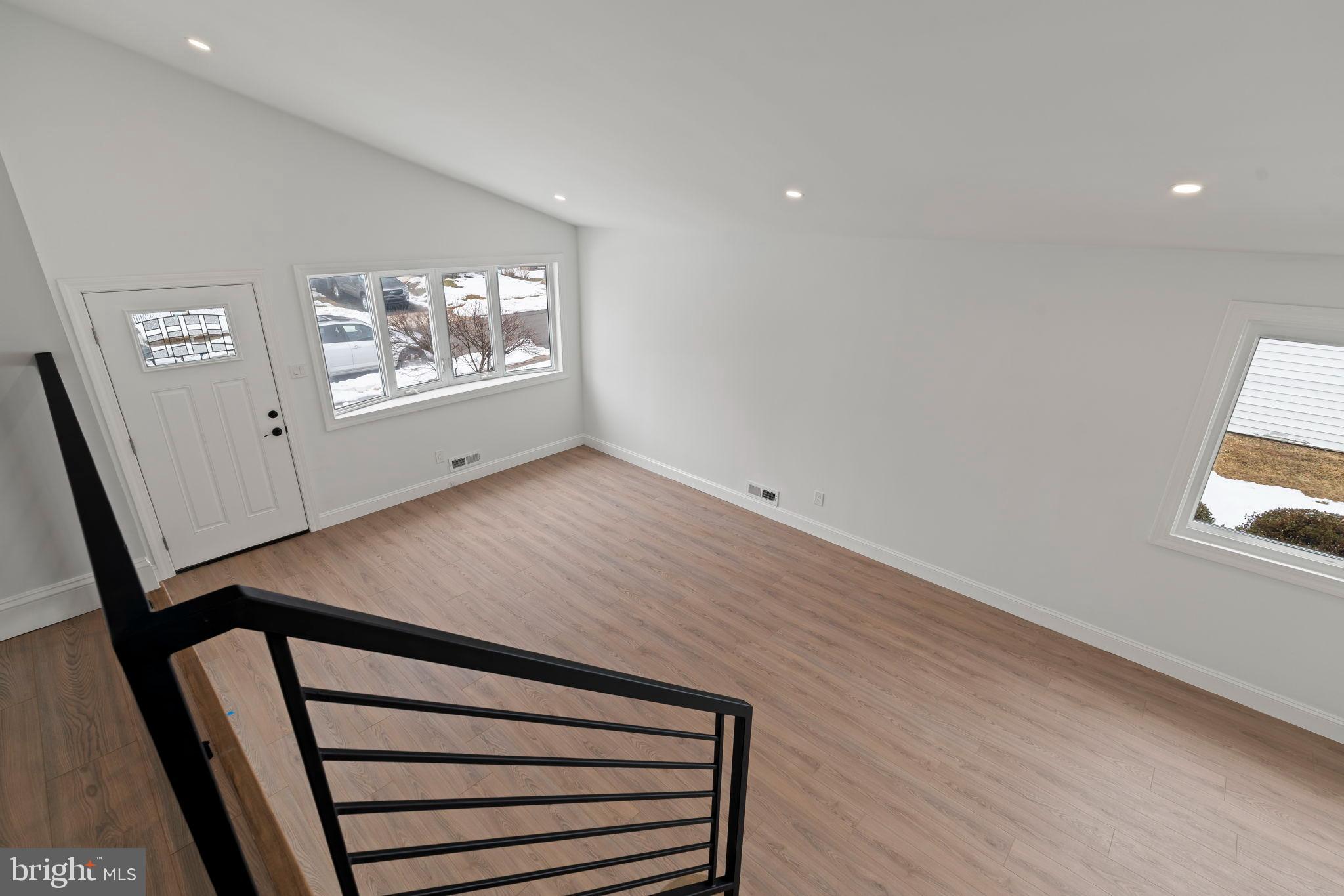 1567 LINDBERGH AVENUE