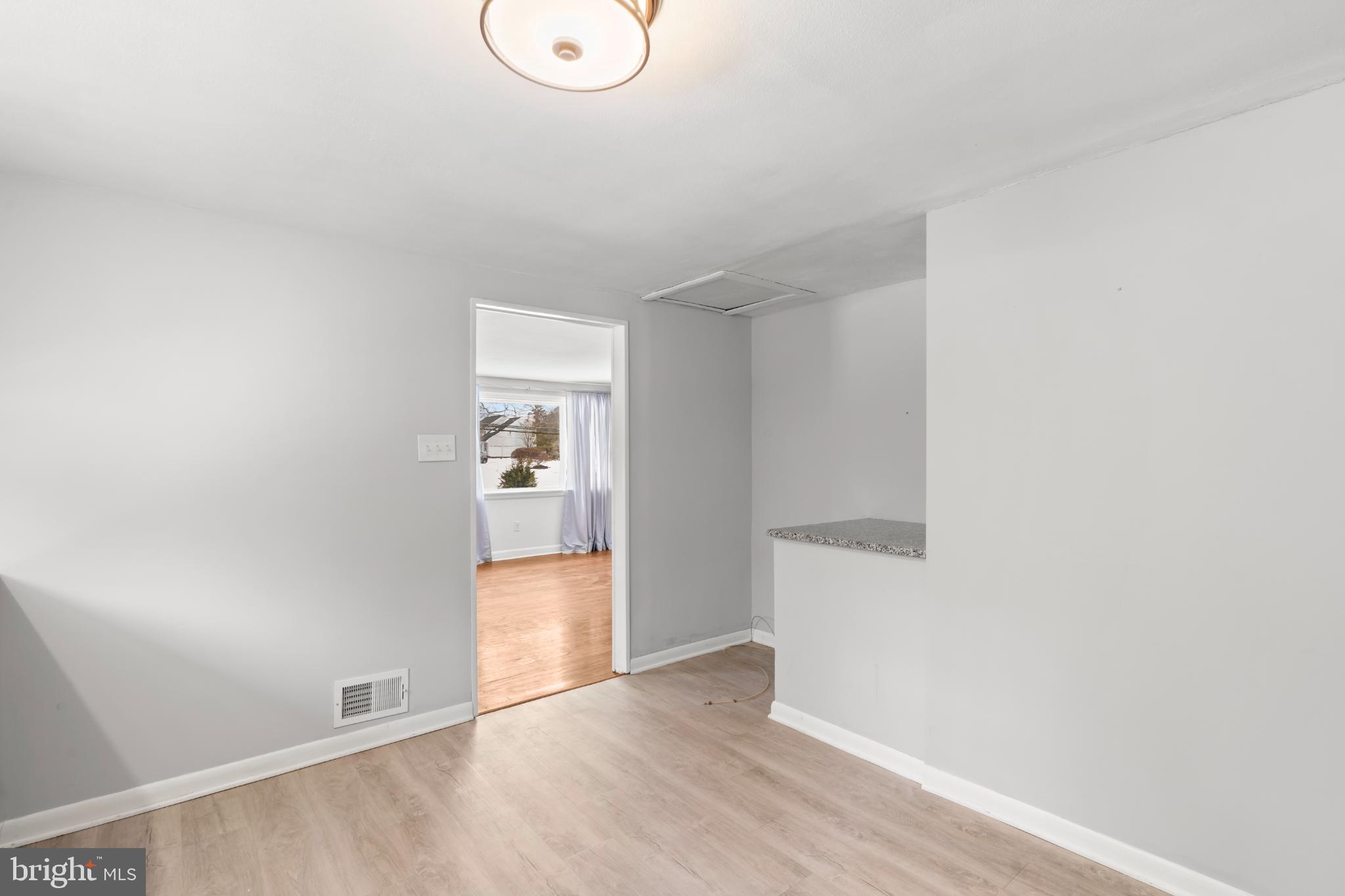 407 W MORELAND AVENUE