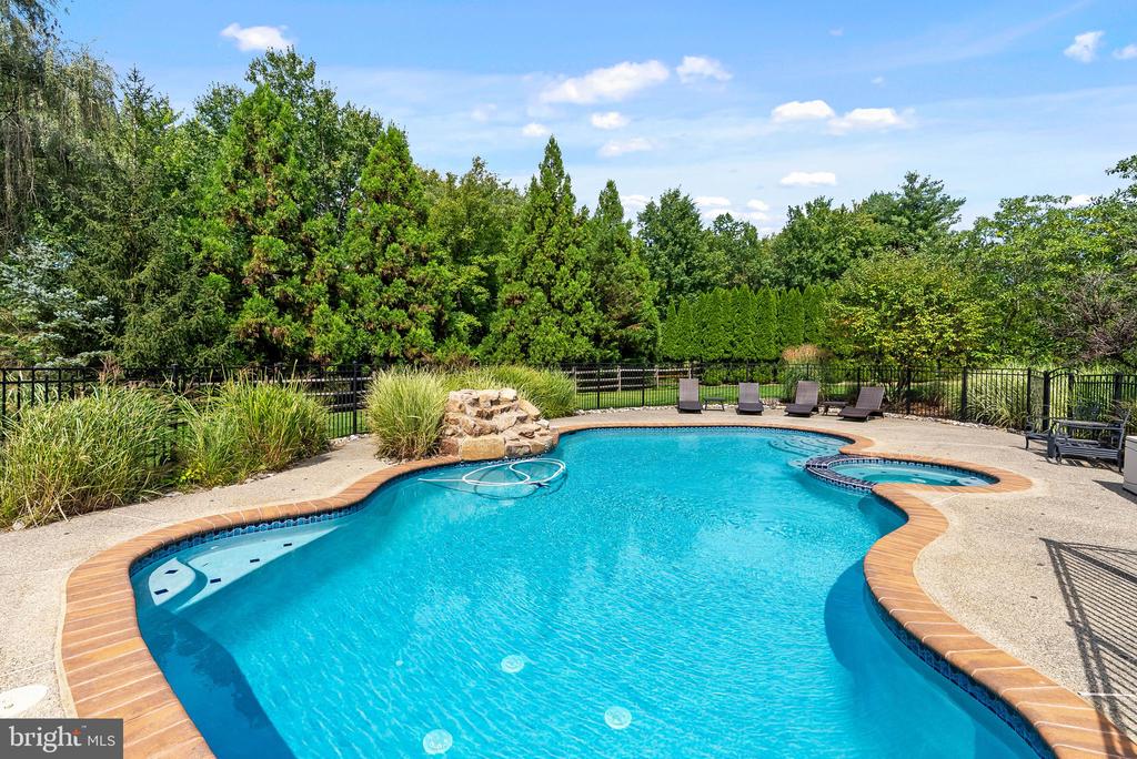 1519 CEDAR HILL ROAD