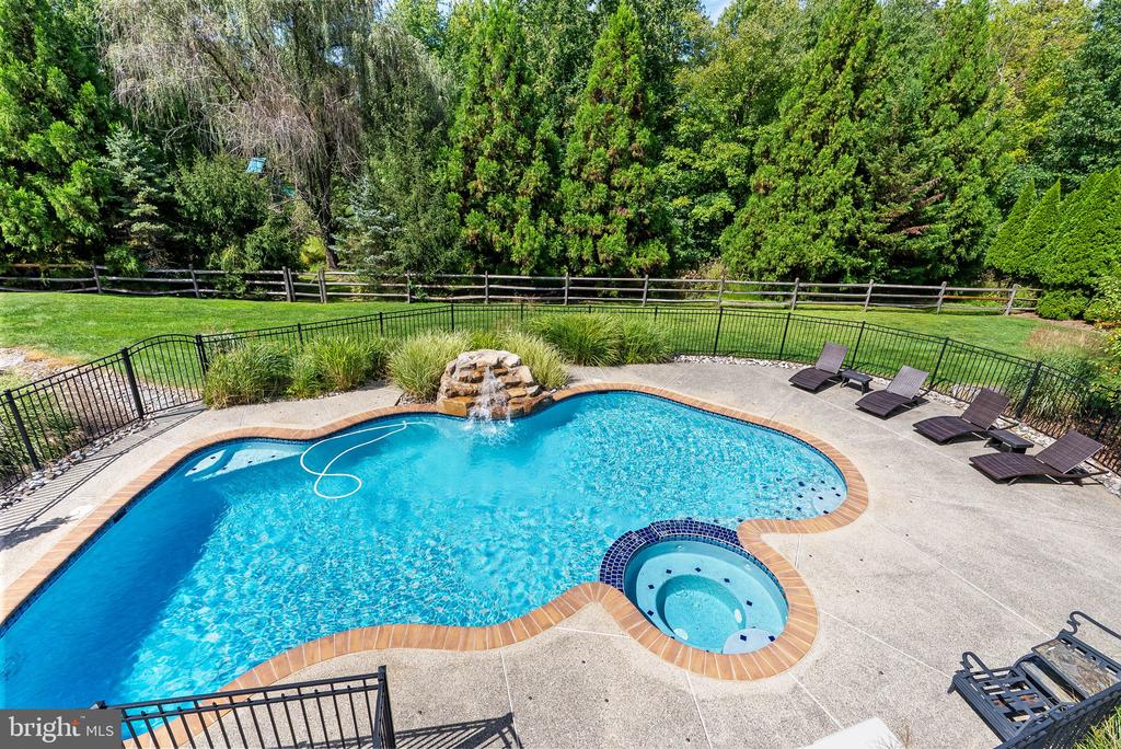 1519 CEDAR HILL ROAD