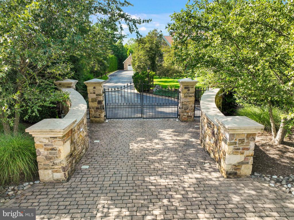 1519 CEDAR HILL ROAD