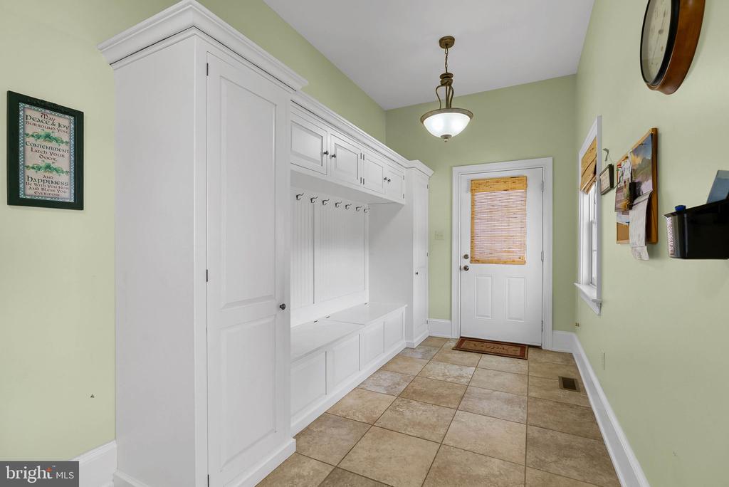 1519 CEDAR HILL ROAD