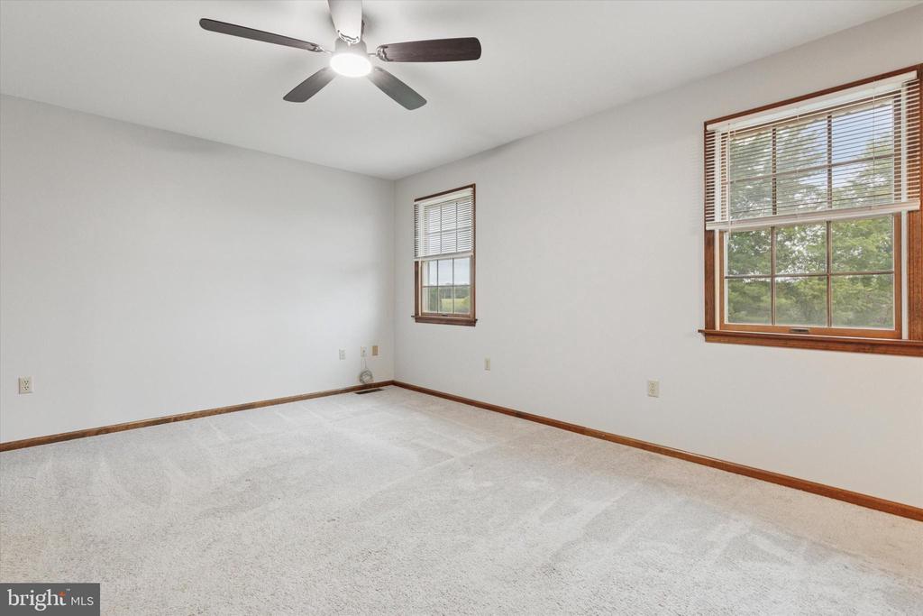 1333 JEFFREY LANE