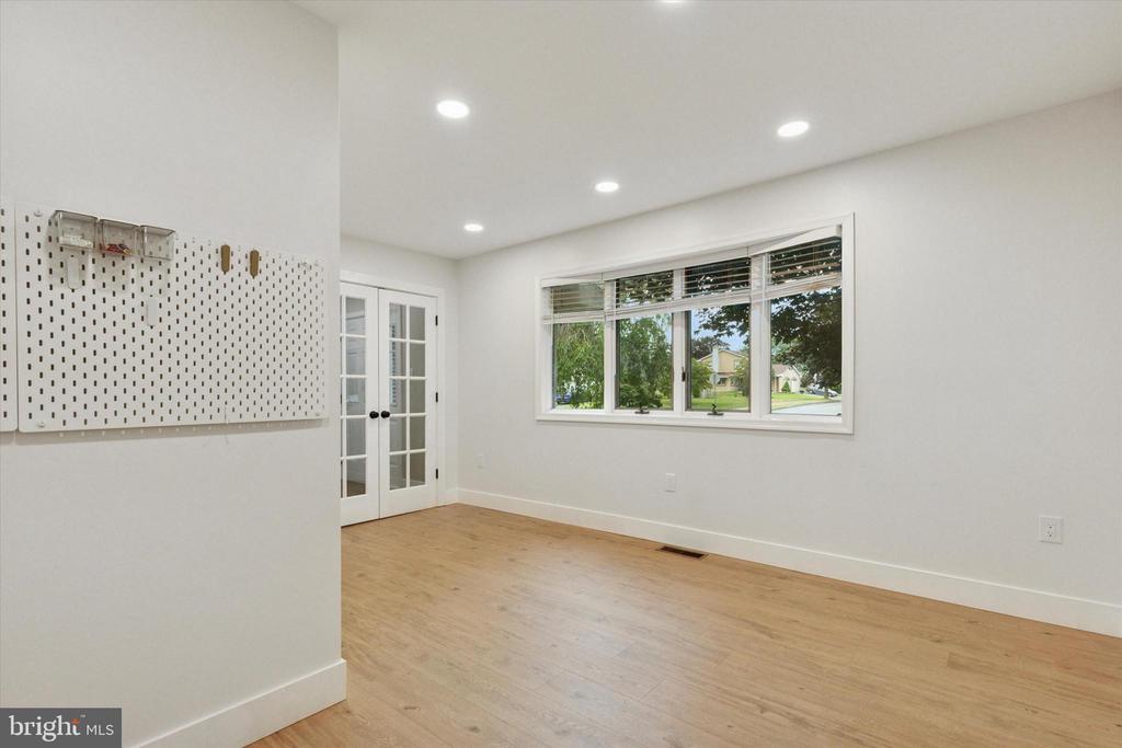 1333 JEFFREY LANE